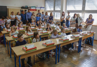 POZIV RODITELJIMA PRVAŠIĆA Dostavite podatke Gradu Ivancu za isplatu 200 € potpore za  opremanje vašeg prvašića za školu!