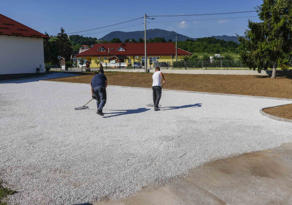 SALINOVEC U završnoj fazi uređenje pristupnog puta, parkirališta i zelenih površina oko Društvenog centra