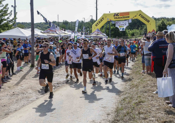 6. TRAIL UTRKA „U GAĆICAMA V GAČICE“ Na stazi dugoj 18 kilometara najbrži Danijel Peček i Simona Jambrošić, najbolji Gačičanec Jurica Ratkaj