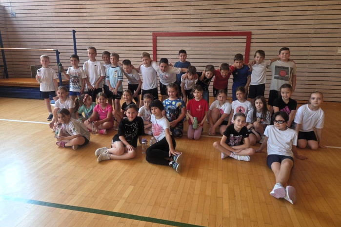 ZAVRŠEN PRODUŽENI SPORTSKI BORAVAK ZA UČENIKE 1. I 2. RAZREDA – 47-ero djece dva tjedna uživalo u programu „Svaki DAN – sport JEDAN“