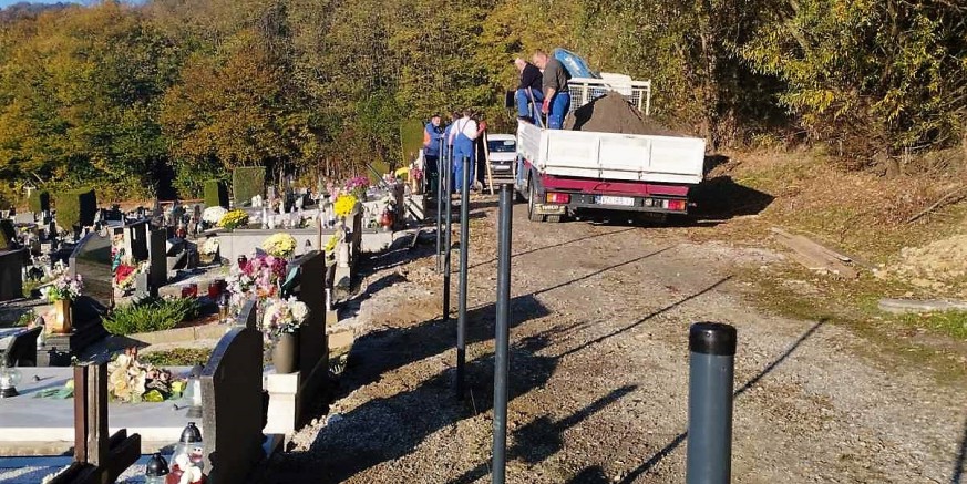 SUFINANCIRANI IZ EU SREDSTAVA - Počeli radovi na rekonstrukciji ograde i uređenju pješačkih staza na groblju u Margečan