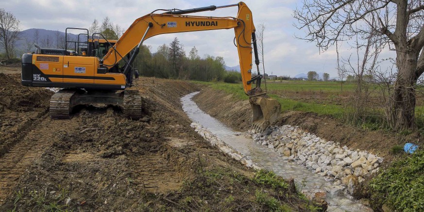 Uređuje se korito potoka Vuglovčak