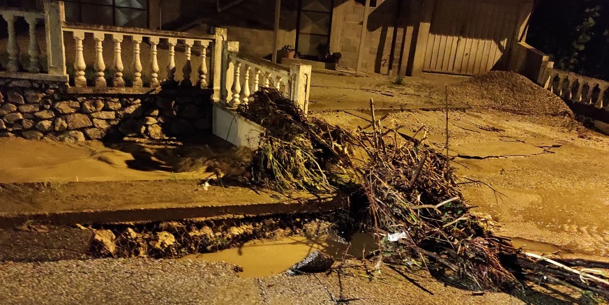 STRAHOVITO NEVRIJEME JUČER POHARALO IVANEC Sve žurne službe i gradsko vodstvo na terenu, Ivanec zbraja goleme štete
