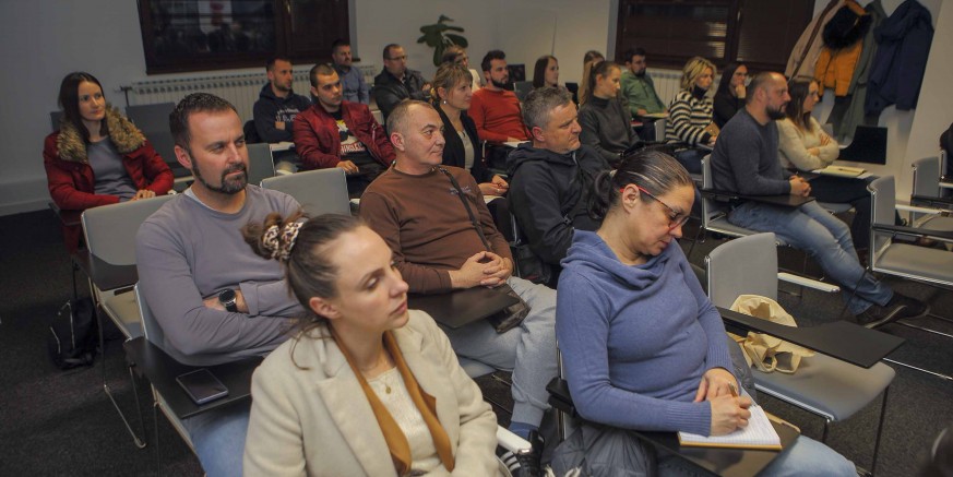 POZIV POSLOVNE ZONE IVANEC PODUZETNICIMA POČETNICIMA Prijavite se na besplatne 3-dnevne radionice za podršku razvoju privatnog poduzetništva