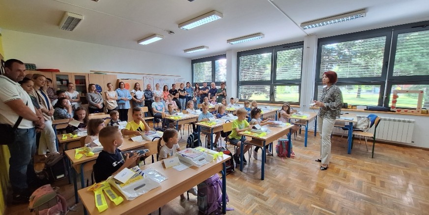 POČELA JE ŠKOLA! U novu šk. godinu 2023./2024. u škole na području grada Ivanca krenula 122 prvašića, 10 više nego lani!