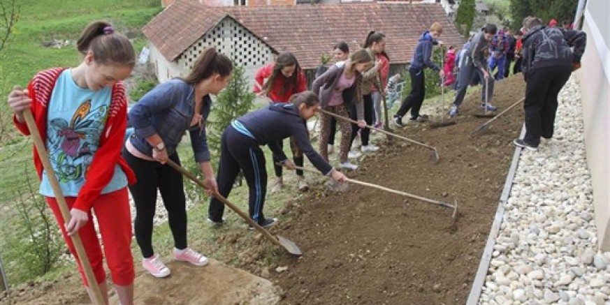 Dječji vrtić Ivančice i učenici Osnovne škole Radovan otvorili Zelenu čistku 2015. na području grada Ivanca
