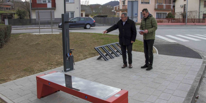 IVANEC DOBIVA UREĐENE PUNKTOVE ZA BICIKLISTE Uređen cikloturistički punkt u Ivancu, novi se uređuje na Žganom vinu