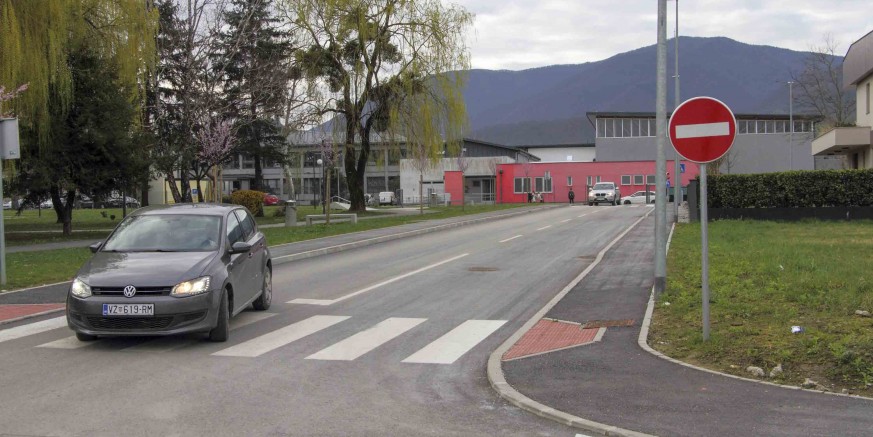 APEL VOZAČIMA Ne kršite prometnu regulativu kod Osnovne škole Ivanec, policija je počela izricati kazne