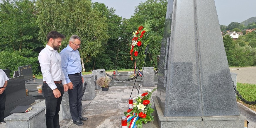 DAN ANTIFAŠISTIČKE BORBE  Odana počast poginulim antifašističkim borcima kod spomen obilježja u Ivancu, Radovanu i Margečanu
