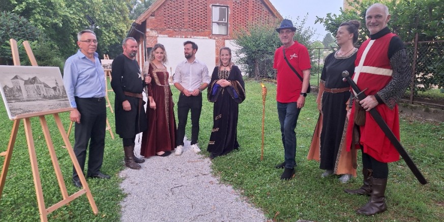 TURISTIČKA ZAJEDNICA GRADA IVANCA Održana manifestacije Putovima prošlosti – u šetnji Kukuljevićevim gradom“