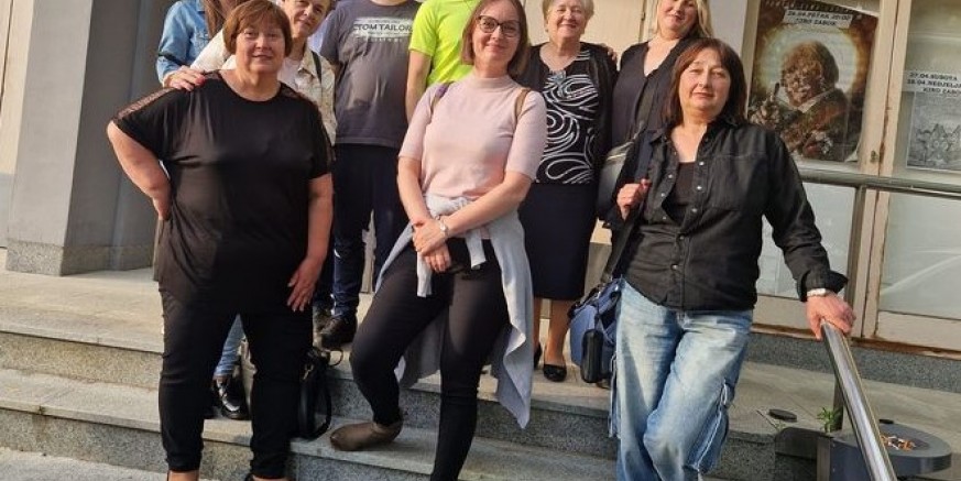 PREDSTAVA U PARKU U petak, 28. lipnja, „Želim malo ljubavi“ KUD-a Pregrada