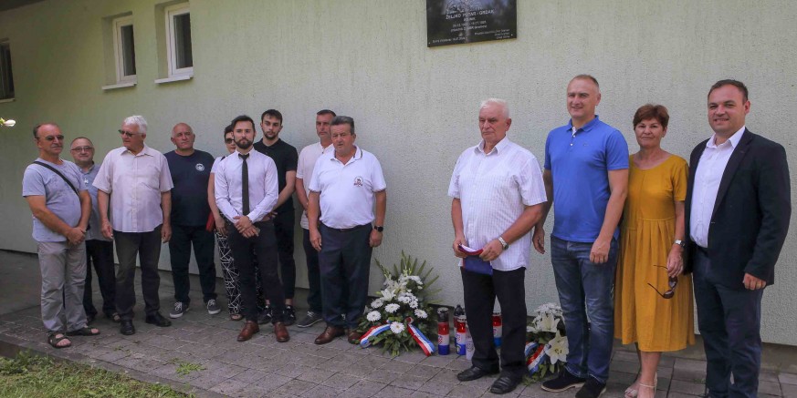 spomen ploca18-putargrdak-glina-140724.jpeg