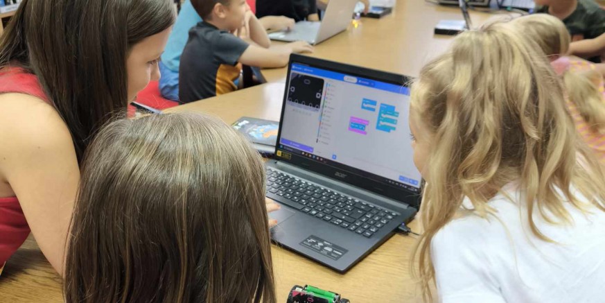 GRADSKA KNJIŽNICA Završena Škola robotike, nastavljaju se pričaonice i kreativne radionice, a u kolovozu i nove aktivnosti