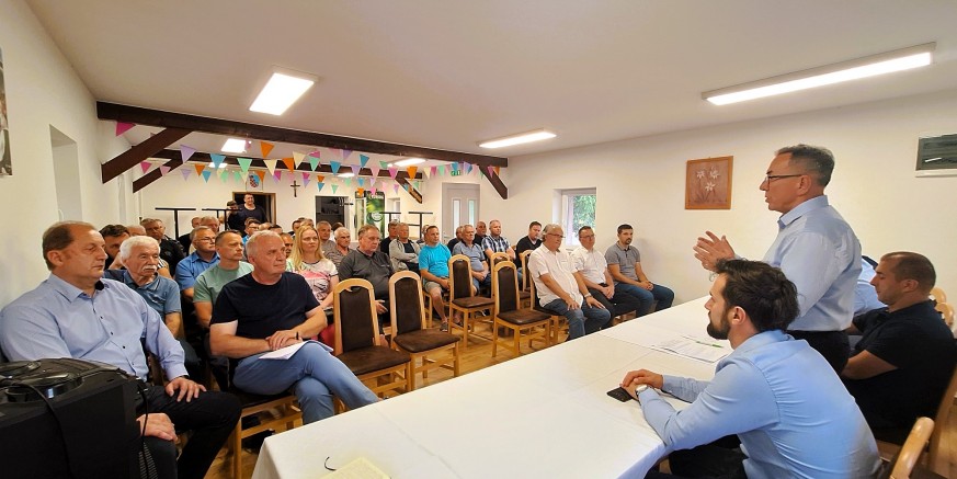 POZIV GRAĐANIMA JEROVCA DONJEG I GORNJEG Popunjene ankete o zatvaranju odlagališta ili nastavku odlaganja otpada na deponiju Jerovec pošaljite u Grad zaključno do kraja kolovoza