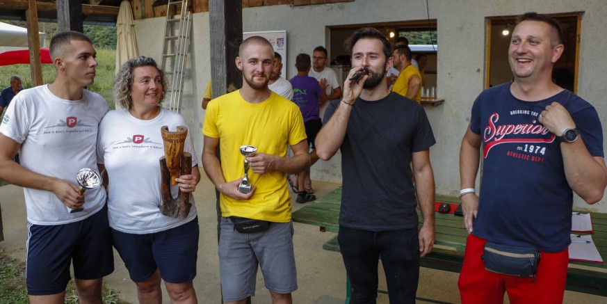 NA IGRALIŠTU VINSKI POTOK Održani 16. stažnjevečki susreti, pobjeda ekipi Otoka ljubavi