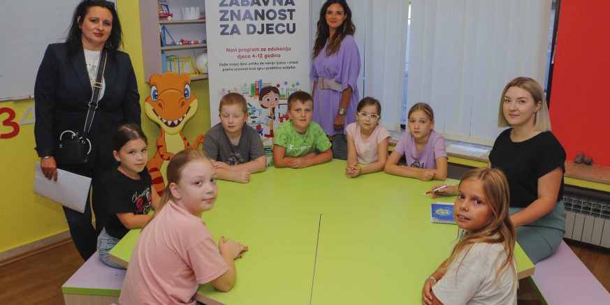 GRAD IVANEC ZAPOČEO S PROVEDBOM DJEČJIH STEAM RADIONICA Mali znanstvenici dobili kute i zaštitne naočale, a svaki od njih izvest će od 120 do 150 pokusa!