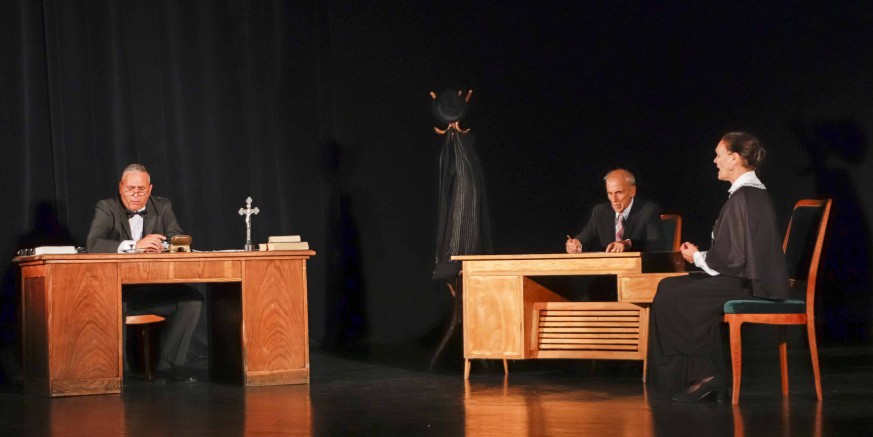 ČETIRI KAZALIŠNA DOBA Omiška kazališna družina za ivanečku publiku izvela predstavu „U sudnici“