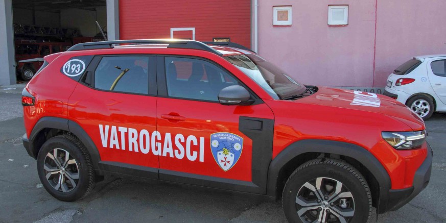zapovjedno vozilo9-vatrogasci-140125.jpg