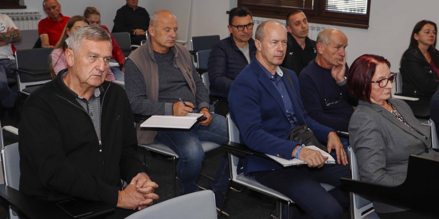 UZ 5. OŽUJKA, SVJETSKI DAN PODUZETNIKA Gradonačelnik M. Batinić i direktorica Poslovne zone Ivanec d.o.o. L. Labaš poduzetnicima uputili čestitku i zahvalu na suradnji