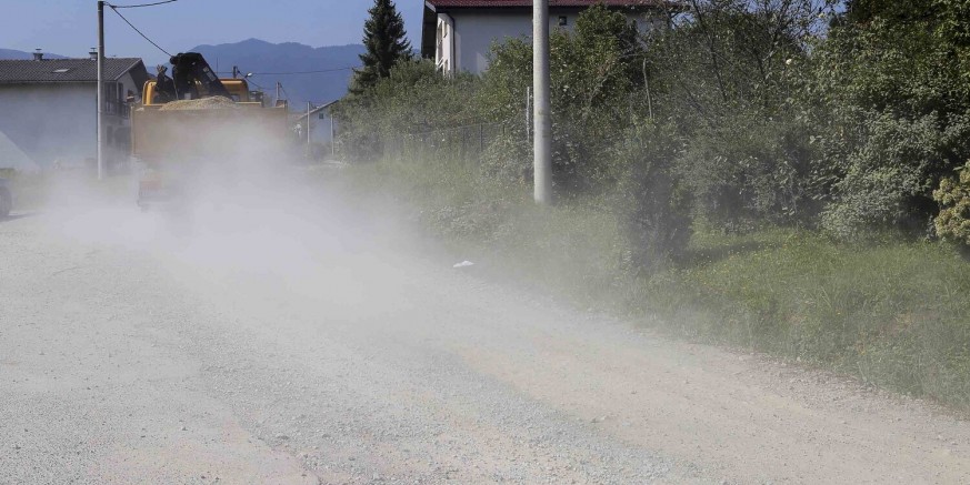 KAMENOLOM NA IVANČICI Gradonačelnik M. Batinić zatražio hitan sastanak s ministricom zaštite okoliša M. Vučković: Promet kamiona i kroz Salinovec i Stažnjevec??