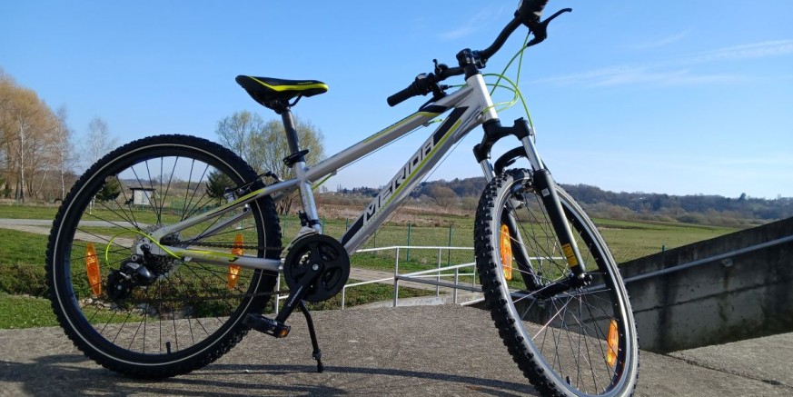 LIJEPA GESTA DSR-a SALINOVEC Učenici 2. razreda Emi Lončar poklonili bicikl!