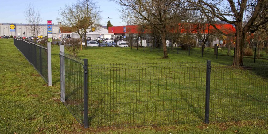 ograda-igraliste za pse-310325.jpg