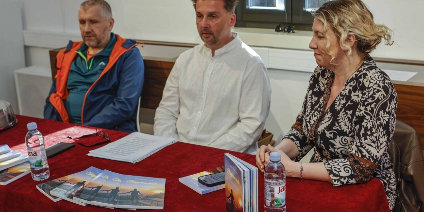 U MUZEJU PLANINARSTVA Predstavljena zbirka priča i pjesama „Tragovima mašte“ autora Dejana Budera