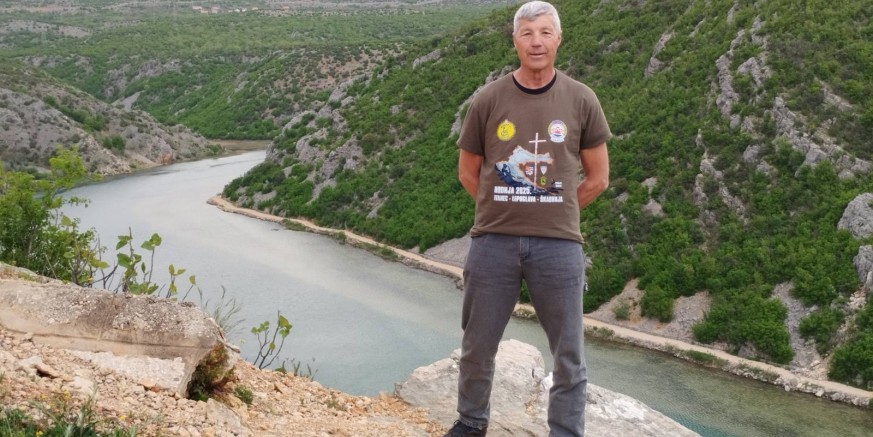 PJEŠICE DO ŠKABRNJE Marijan Martan na Veliki petak dovršio 350 km dug pješački pohod Ivanec-Škabrnja, u čast poginulih hrvatskih branitelja