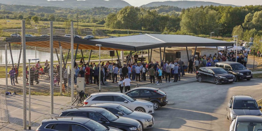 OTVOREN NOVOIZGRAĐEN REKREACIJSKI CENTAR LANČIĆ-KNAPIĆ Građani oduševljeni, Ivanec dobio reprezentativni sportsko-rekreacijski kompleks na 17.000 m2!