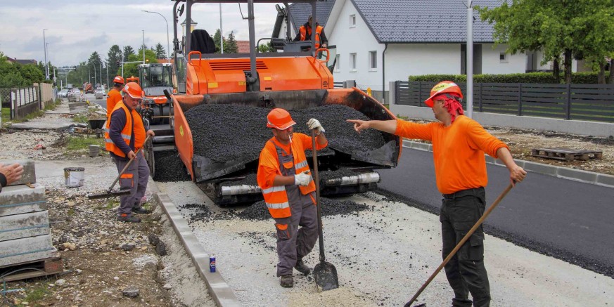 U TIJEKU ASFALTIRANJE NAZOROVE OD GAJEVE DO SEMAFORA