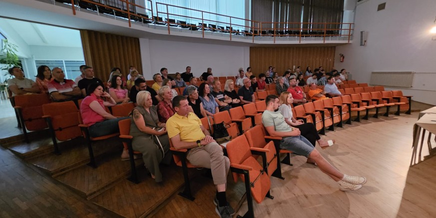 PLANINARSKI KLUB IVANEC Održano  putopisno predavanje s ekspedicije na Himalaju