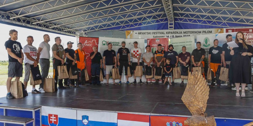 SALINOVEC  Otvoren 10. hrvatski festival kiparenja motornom pilom; sudjeluje 19 umjetnika iz Slovačke, Mađarske, Slovenije i Hrvatske