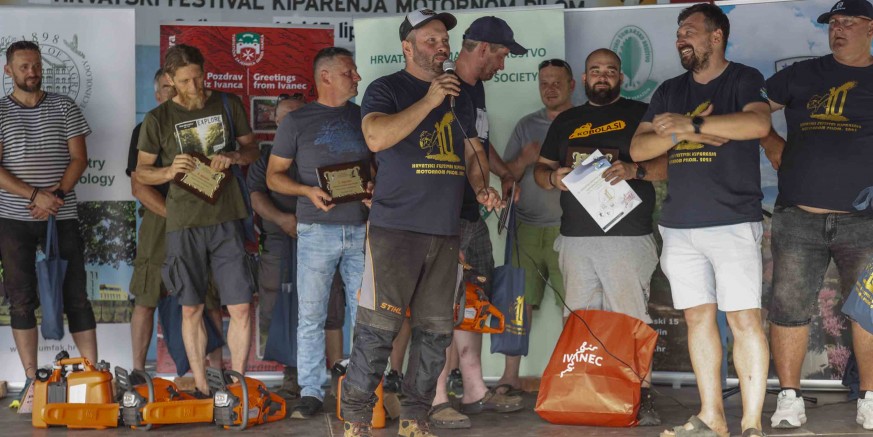 ZAVRŠIO 10. HRVATSKI FESTIVAL KIPARENJA MOTORNOM PILOM  Pobjednici Dario Horbec iz Ivanca i Matija Vavdi iz Solčave (Slovenija)