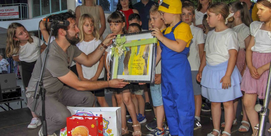 PREDŠKOLCI SE OPROSTILI OD DJEČJIH VRTIĆA „Za vrtić smo postali prestari, škola nas zove u svoje krilo…“