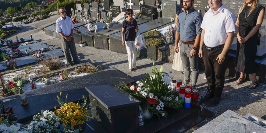 POČAST BRANITELJU Prije 30 godina u završnim akcijama Oluje poginuo je ivanečki branitelj Romano Ribić