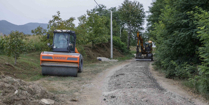 MODERNIZACIJA GRADSKIH NERAZVRSTANIH CESTA U tijeku pripremni radovi za asfaltiranje dvije dionice u Lančić-Knapiću