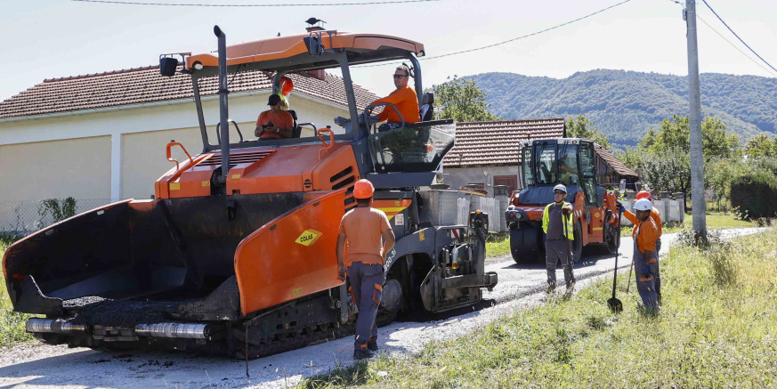 ZAVRŠNI RADOVI Krenulo asfaltiranje zadnjih neuređenih dionica cesta i ulica iz projekta Aglomeracije Ivanec