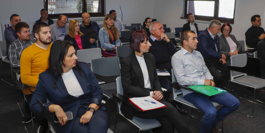 POSLOVNA ZONA Poziv poduzetnicima i obrtnicima za iskaz interesa za edukaciju Fiskalizacija 2.0