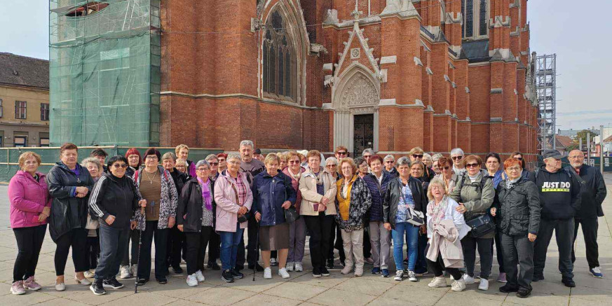 UDRUGA UMIROVLJENIKA IVANEC Izletom u Osijek i Đakovo obilježili Međunarodni dan starijih osoba