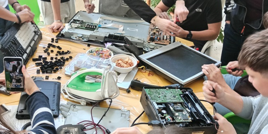 SREDNJA ŠKOLA IVANEC 80 učenika iz Hrvatske i Slovenije u projektu ENERG-UN, glavna tema: Zbrinjavanje i ponovna oporaba elektroničkog otpada