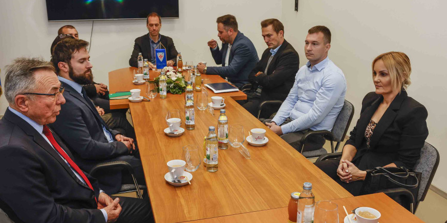 MEĐUNARODNA SURADNJA Izaslanstvo Mestne občine Ptuj boravilo u prvom posjetu Gradu Ivancu
