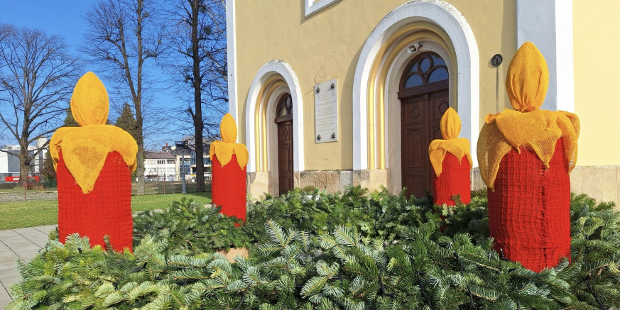 POČINJE DOŠAŠĆE Sutra u 18 sati paljenje prve svijeće na adventskom vijencu ispred župne crkve Ivanec