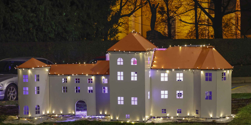 NA GRADSKOJ ŠPICI Zasvijetlio Stari grad, postavljen mlin, podignuta i replika piramide na Ivančici!
