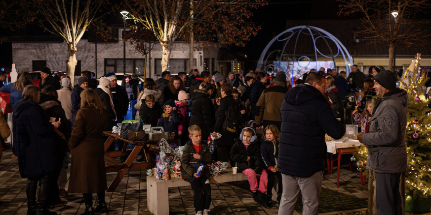 ADVENTSKI UGOĐAJ U MARGEČANU Stigao sv. Nikola, okićeni borovi na Trgu sv. Margarete