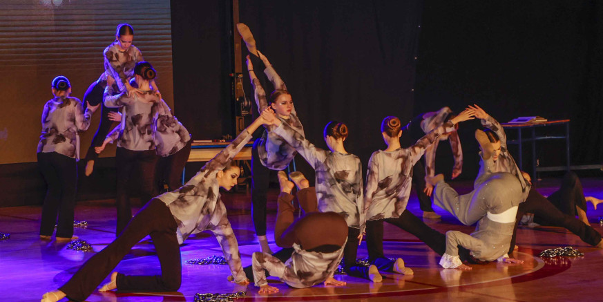 PLESNI KLUB IVANČICA Sjajnim plesnim koreografijama oživjeli Božićnu priču Charlesa Dickensa