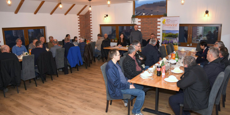 PČELARSKA UDRUGA „IVANŠČICA“ „Svaki grad trebao bi slijediti primjer Grada Ivanca i osigurati pčelarima potporu od 15 € po pčelinjoj zajednici“