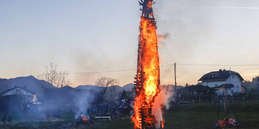 VUZEMNICE Vuzemnice i ovoga Uskrsa plamsale u Bedencu, Jerovcu i diljem našega kraja