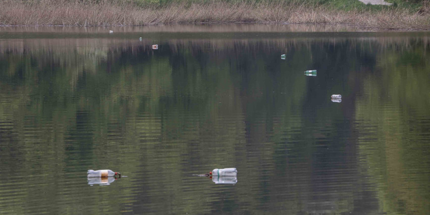 NA IVANEČKIM JEZERIMA Nije riječ o odbačenim plastičnim bocama, već…