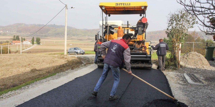 U tijeku je modernizacija nerazvrstanih cesta na širem području grada Ivanca