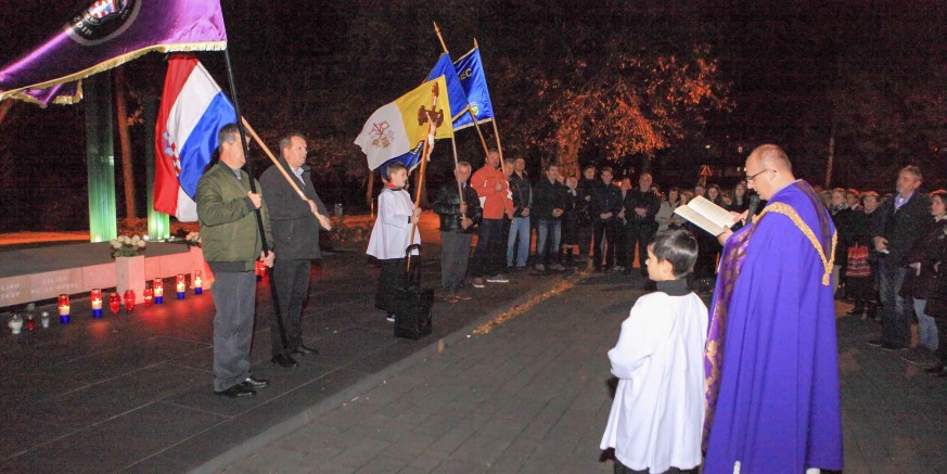 Mimohodom sjećanja Ivanec s dostojanstvom obilježio Dan sjećanja na Vukovar
